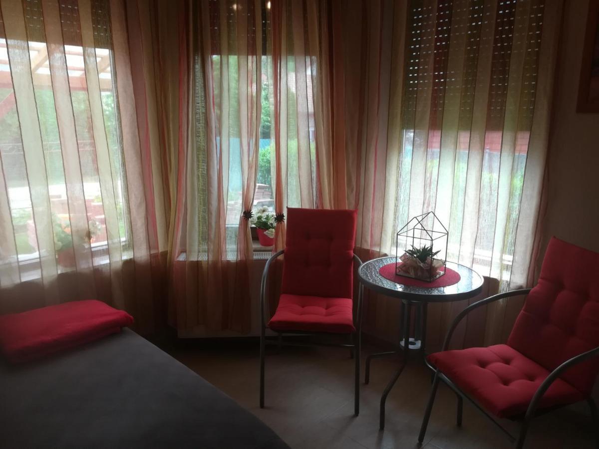 Betty Apartman Balatonfuzfo Exterior photo