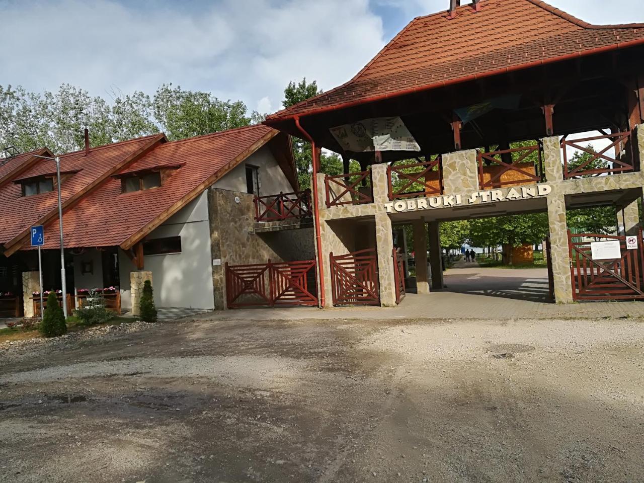 Betty Apartman Balatonfuzfo Exterior photo