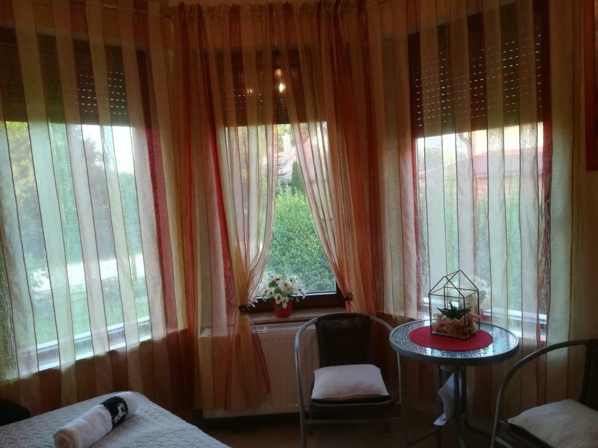 Betty Apartman Balatonfuzfo Exterior photo